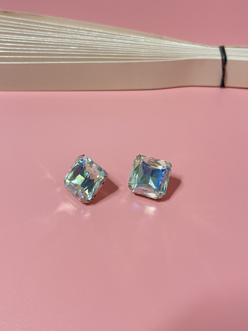 IMG_2147 Gradient Stud - Image 2