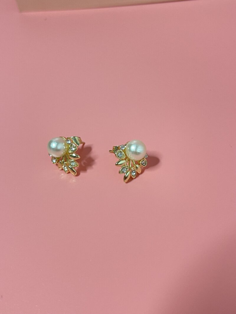 IMG_2214 Pearl Stud - Image 3